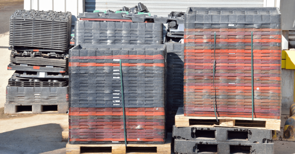 wooden vs plastic pallets