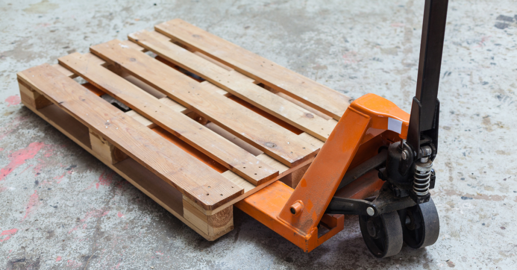 Why Is a Wood Pallet More Popular Than a Metal Pallet?
